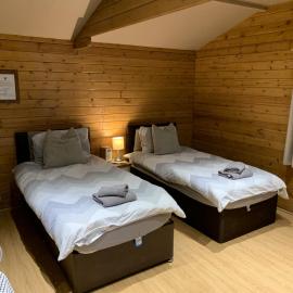 Southernwood - Garden Lodge 2, hotel in Didcot