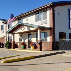 Cassville Four Seasons Inn & Suites, hotell sihtkohas Cassville