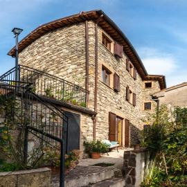 Locanda della Rocca, מלון בסארנאנו
