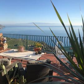 B&B La Terrazza Sul Mare Taormina, hotel em Taormina