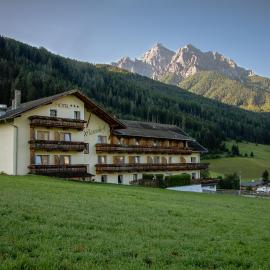 Hotel Wiesenhof, hotel en Mieders