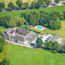 Awesome Home In Simpelveld With Swimming Pool, hotel a Simpelveld