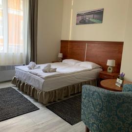 Guest Rooms Donovi, hotel in Varna City