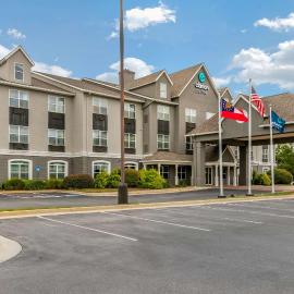 Clarion Pointe Columbus-Bradley Park, hótel í Columbus