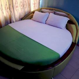 Elizz guest house, hotel i Accra