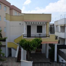 Villetta i Gelsi di Cristina in Baia Verde، فندق في Il Monte