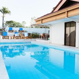 Seaview Hills Luxury Apartments & Rooms、Dauisのホテル