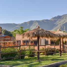 Hostería El Remanso, hotel i El Mollar
