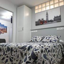 Spacious Apartment Madrid - Metro Barrio del Pilar, hotel in Madrid