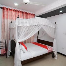 Shirantha Hotel