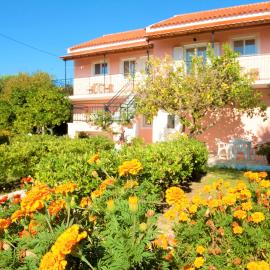 Maria's Paradise, Hotel in Astrakeri