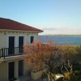 Dionisis Studios, hotel em Város