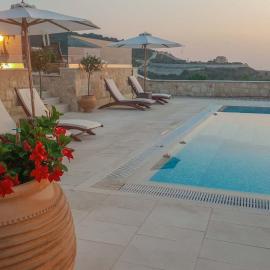 Petani Resort، فندق في Vovikes