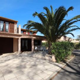 Domaine de vacances à 600m de la plage villa d'angle, climatisée, grande terrasse 3 chambres 7 couchages WIFI animations et piscines en supplément LRPDSO7