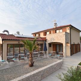 Villa Muskatel KRK -with heated covered pool