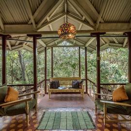 SaffronStays Parsi Manor - 4-BR heritage villa near Charlotte Lake serving authentic Parsi meals, Hotel in Matheran