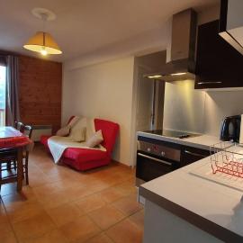 Appartement neuf avec terrasse sur Praloup 1600, hotell sihtkohas Uvernet