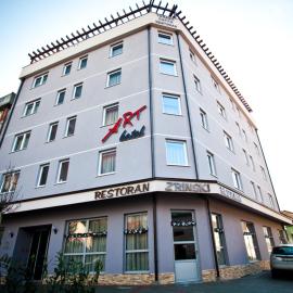 Art Hotel โรงแรมในสลาวอนสกีบรอด