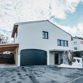 Charming 4 bed flat in Flims, hotel di Flims
