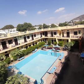 HOTEL MOON LAKE