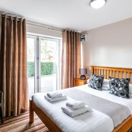 Roydon에 위치한 호텔 Roydon Marina Village Hotel