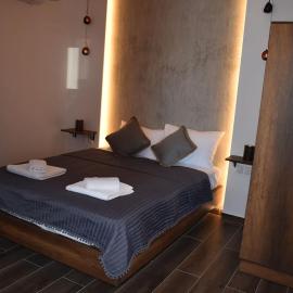 Aigli Luxury Studios, hotel a Nea Roda