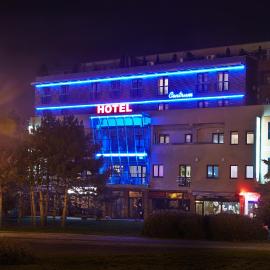 HOTEL CENTRUM with free parking, hotelli kohteessa Nitra