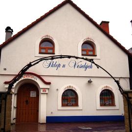 Sklep u Veselých, hotel in Mutěnice