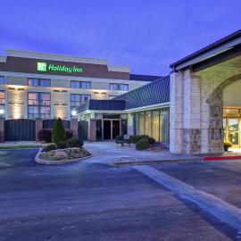 Holiday Inn Cincinnati-Riverfront by IHG, khách sạn ở Covington
