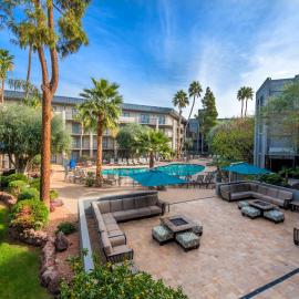 Holiday Inn and Suites Phoenix Airport North by IHG、フェニックスのホテル