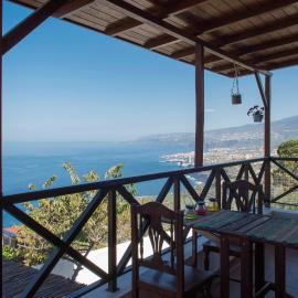 CASAS EN FINCA ECOLÓGICA LA ESPIRAL, NATURALEZA, CALMA Y VISTAS al MAR,