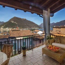 Sulzano में, होटल ROMANTIC LAKE VIEW HOUSE
