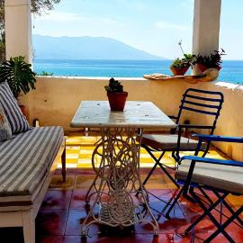Loukoulos' maisonette، فندق في ماراثوكامبوس