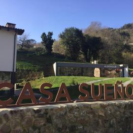 Albergue Casa Sueño, מלון בסאלאס