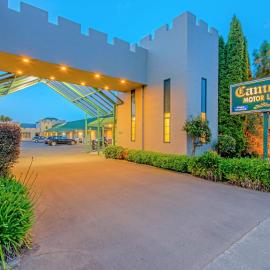 Camelot Motor Lodge and Conference Centre, hotel in Palmerston North