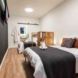 New Pearl of Scheveningen Black Swan beach a Family loft The Hague 180A