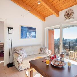 GuestHost - APT with balcony close to Switzerland!
