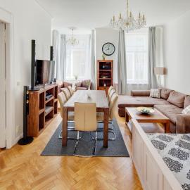 Old Town Square Apartments، فندق في براغ