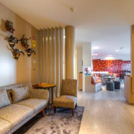 Hotel Spot Family Suites, hotel i Porto