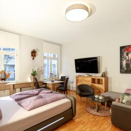 Schwarzwaldzimmer & Schwarzwald Design Apartment, hotel u gradu Rotvajl