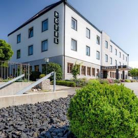 Hotel Parsberg in Puchheim，普海姆的飯店