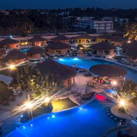 Bamboo Village Resort, хотел в Кололи