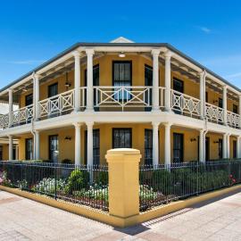 Ballina Heritage Inn, hotel v mestu Ballina
