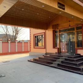 Hotel Shuhrah-I-Afaq - Near Srinagar Airport, hotel en Baghwānpur
