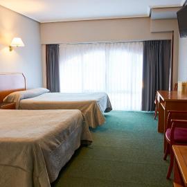 Hotel San Jorge, готель у місті Сантурці