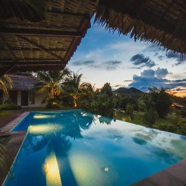 Romantic Tropical Retreat with Sunset & Rice Field Views, hotel i Kuah
