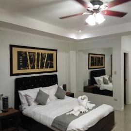 Viesnīca Bourbon St Apts Condo 16 pilsētā Anhelesa