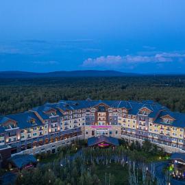 Crowne Plaza Resort Changbaishan Hot Spring by IHG – hotel w mieście Lao-lang-pu