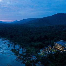 Niraamaya Retreats Samroha Athirappilly, hotel en Athirappilly