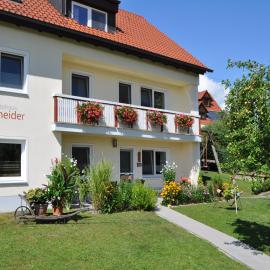 Gästehaus Schneider, hotel Eppishausen városában